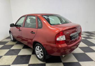 Подержанный автомобиль LADA (ВАЗ) Kalina Sedan 2010 года (7 фото)