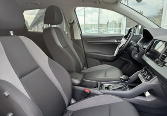Подержанный автомобиль Skoda Karoq 2021 года (10 фото)