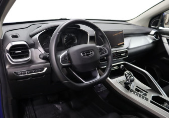 Подержанный автомобиль Geely Coolray 2022 года (11 фото)