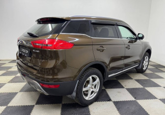 Подержанный автомобиль Geely Atlas 2019 года (5 фото)