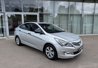 Подержанный автомобиль Hyundai Solaris Sedan 2014 года (3 фото)