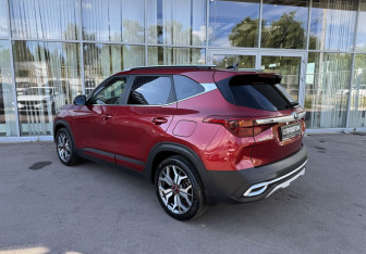 Подержанный автомобиль Kia Seltos 2021 года (7 фото)