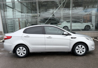 Подержанный автомобиль Kia Rio Sedan 2013 года (8 фото)