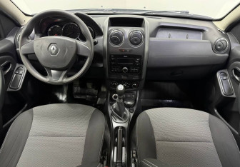 Подержанный автомобиль Renault Duster 2018 года (10 фото)