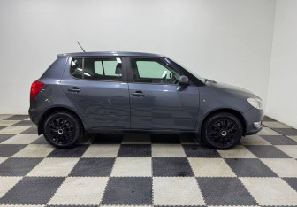 Подержанный автомобиль Skoda Fabia Hatchback 2012 года (4 фото)