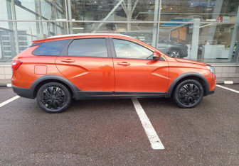 Подержанный автомобиль LADA (ВАЗ) Vesta Wagon 2018 года (4 фото)