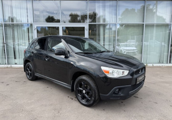 Подержанный автомобиль Mitsubishi ASX 2010 года (3 фото)