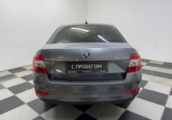 Подержанный автомобиль Skoda Octavia Liftback 2016 года (6 фото)