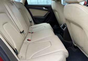 Подержанный автомобиль Audi A4 Sedan 2013 года (11 фото)