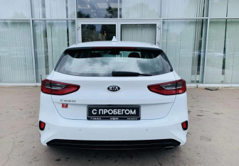 Подержанный автомобиль Kia Ceed Hatchback 2018 года (6 фото)