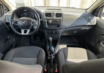 Подержанный автомобиль Renault Logan Sedan 2018 года (9 фото)