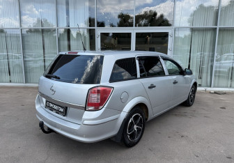 Подержанный автомобиль Opel Astra Wagon 2014 года (5 фото)