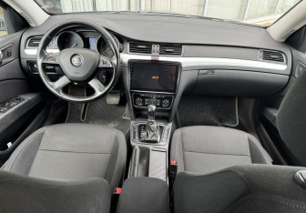 Подержанный автомобиль Skoda Superb Liftback 2013 года (9 фото)