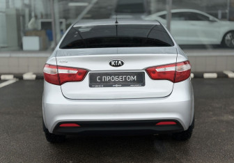 Подержанный автомобиль Kia Rio Sedan 2013 года (6 фото)