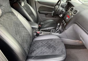 Подержанный автомобиль Ford Focus Sedan 2007 года (9 фото)