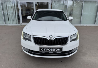 Подержанный автомобиль Skoda Superb Liftback 2014 года (2 фото)