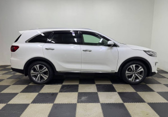 Подержанный автомобиль Kia Sorento 2018 года (4 фото)