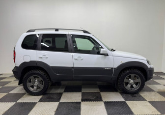 Подержанный автомобиль Chevrolet Niva 2018 года (7 фото)