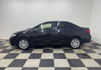 Подержанный автомобиль Toyota Corolla Sedan 2012 года (8 фото)