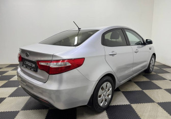 Подержанный автомобиль Kia Rio Sedan 2012 года (5 фото)