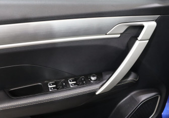 Подержанный автомобиль Geely Coolray 2022 года (12 фото)