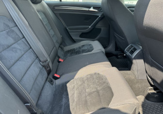 Подержанный автомобиль Volkswagen Golf Hatchback 2013 года (11 фото)