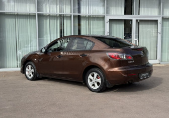 Подержанный автомобиль Mazda 3 Sedan 2013 года (7 фото)