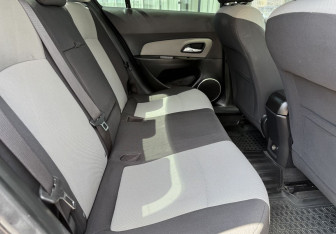 Подержанный автомобиль Chevrolet Cruze Sedan 2012 года (11 фото)