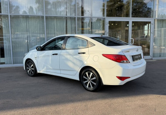Подержанный автомобиль Hyundai Solaris Sedan 2014 года (7 фото)