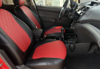 Подержанный автомобиль Chevrolet Spark 2011 года (10 фото)