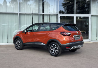 Подержанный автомобиль Renault Kaptur 2016 года (7 фото)