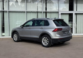 Подержанный автомобиль Volkswagen Tiguan 2017 года (7 фото)