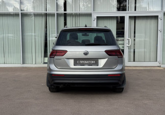 Подержанный автомобиль Volkswagen Tiguan 2017 года (6 фото)