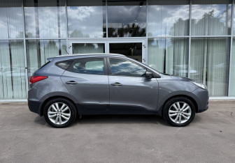 Подержанный автомобиль Hyundai ix35 2012 года (4 фото)