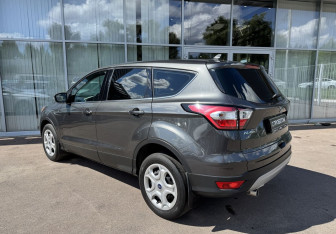 Подержанный автомобиль Ford Kuga 2017 года (7 фото)