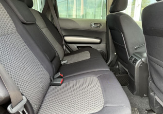 Подержанный автомобиль Nissan X-Trail 2007 года (11 фото)