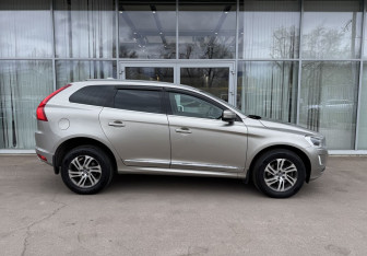 Подержанный автомобиль Volvo XC60 2016 года (4 фото)