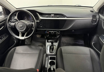 Подержанный автомобиль Kia Rio Hatchback 2021 года (10 фото)