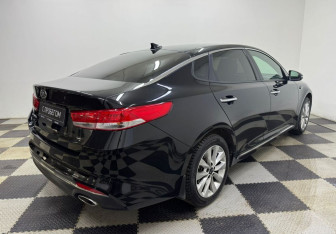 Подержанный автомобиль Kia Optima Sedan 2018 года (5 фото)