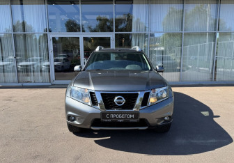 Подержанный автомобиль Nissan Terrano 2021 года (2 фото)