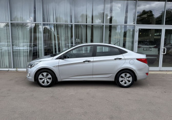 Подержанный автомобиль Hyundai Solaris Sedan 2014 года (8 фото)