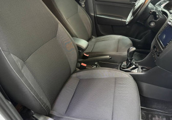 Подержанный автомобиль Skoda Rapid Liftback 2014 года (10 фото)