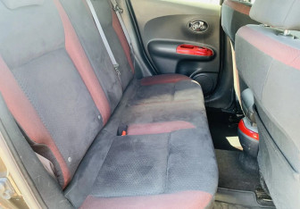 Подержанный автомобиль Nissan Juke 2011 года (11 фото)