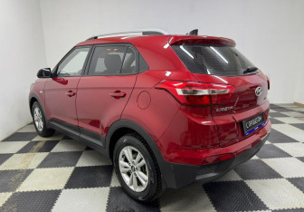 Подержанный автомобиль Hyundai Creta 2017 года (7 фото)