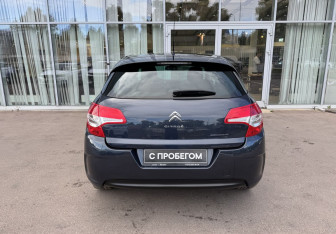 Подержанный автомобиль Citroen C4 Hatchback 2012 года (6 фото)
