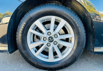 Подержанный автомобиль Toyota Camry Sedan 2019 года (12 фото)