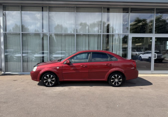 Подержанный автомобиль Chevrolet Lacetti Sedan 2008 года (8 фото)