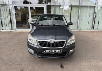 Подержанный автомобиль Skoda Fabia Hatchback 2010 года (2 фото)