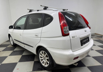 Подержанный автомобиль Chevrolet Rezzo 2007 года (7 фото)