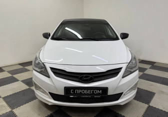 Подержанный автомобиль Hyundai Solaris Hatchback 2015 года (2 фото)